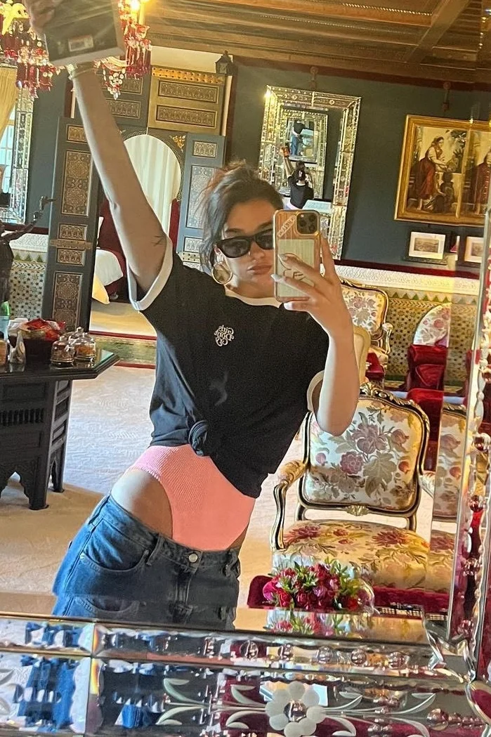 Discover the Latest Fashion Trends on Dua Lipa’s Instagram