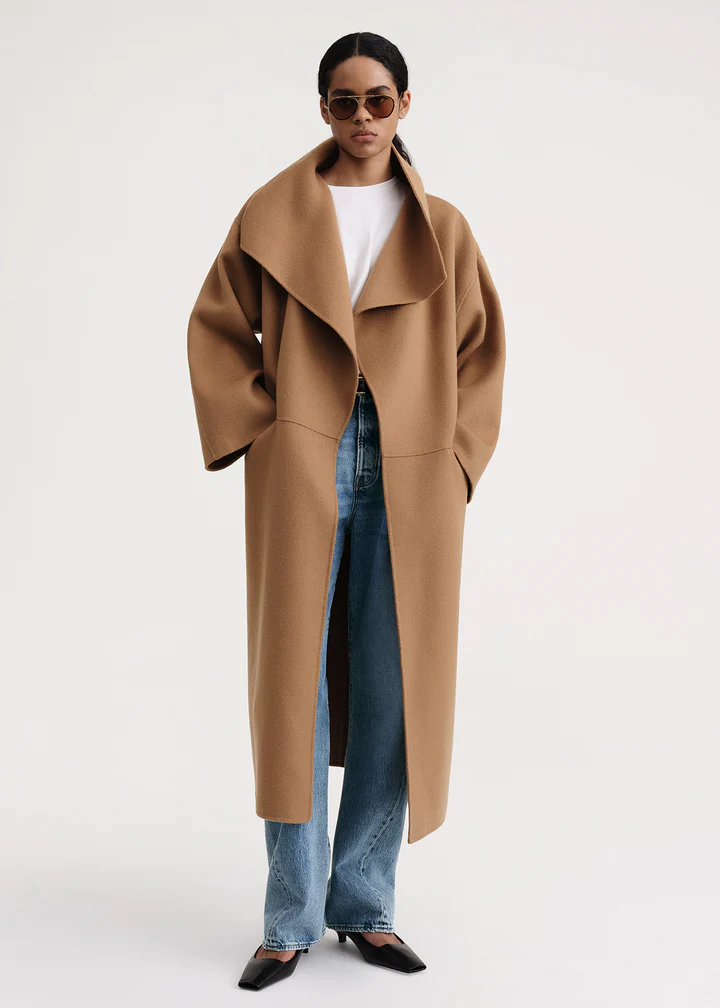 TOTEME
Belted wool coat