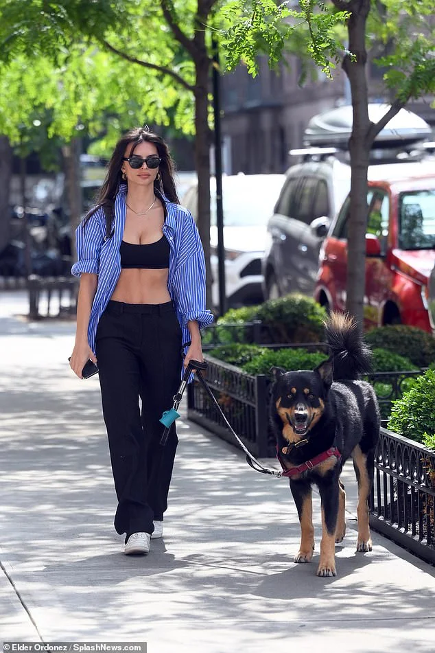 Emily Ratajkowski’s NYC Dog Walk Fashion: Elevate Your Casual Look with Her Trendy Outfit on May 19, 2023