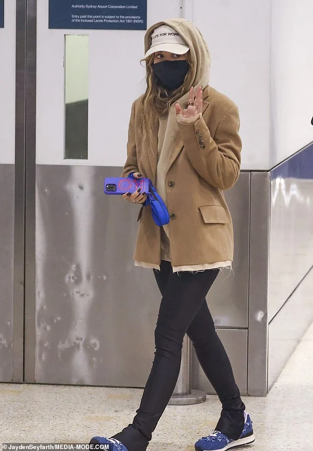 Rita Ora’s Airport Look: Trendy and Fashion-Forward in Sydney