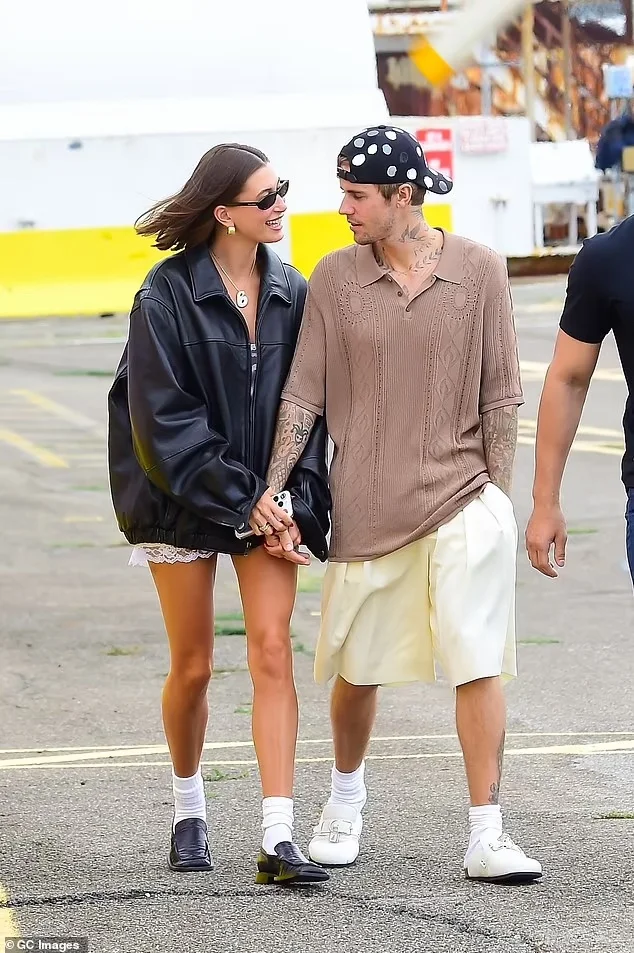 Justin Bieber’s Effortlessly Cool Helicopter Look: Marine Serre Polo, JW Anderson Mules, and LV Cap on Aug 29, 2023