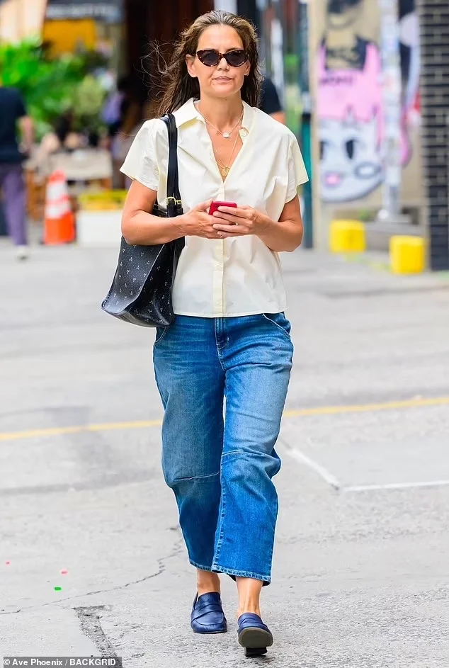 Katie Holmes Radiates Effortless Chic with Accessories Game On Point on Aug 8.2023