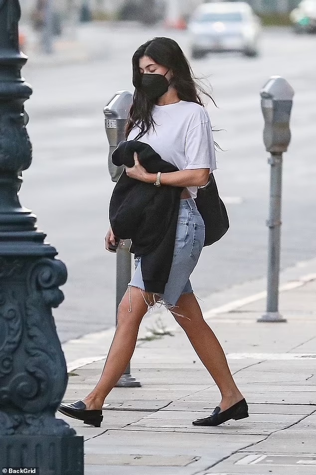 Effortlessly Chic: Kylie Jenner Rocks Casual Street Style in Beverly Hills on Aug 28, 2023