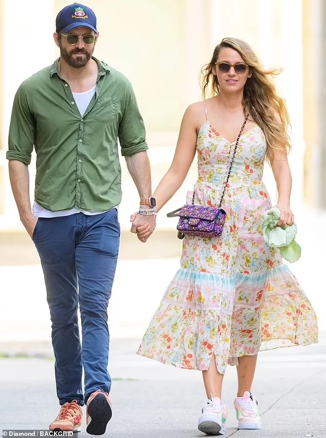 Blake Lively and Ryan Reynolds: A Sunny Stroll Through NYC in Floral Splendor on Sep 6, 2023