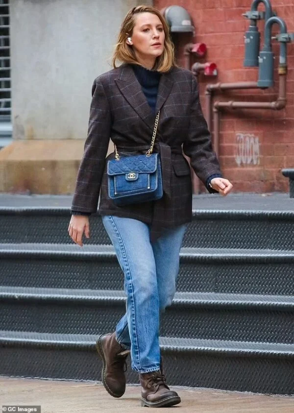 Blake Lively’s West Village Stroll: Effortlessly Autumnal in Patterned Jacket and Jeans on Nov 9, 2023