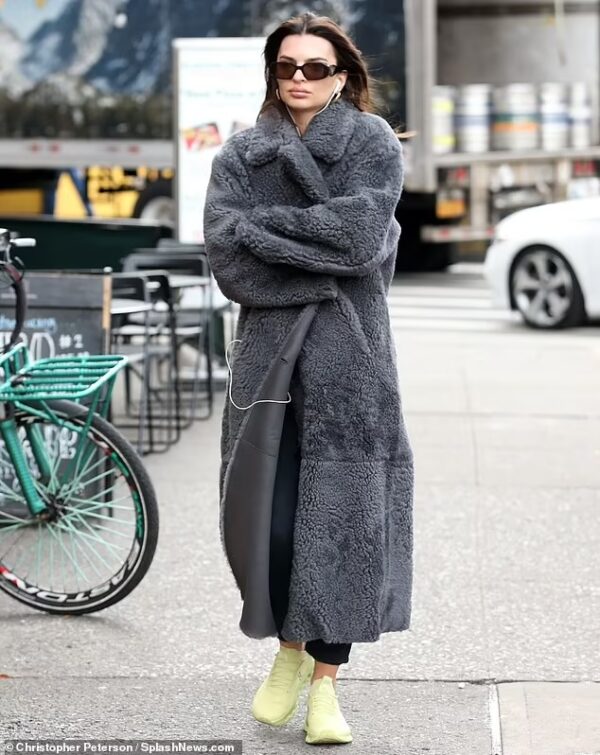 Fashion and Family: Emily Ratajkowski’s Chic Fur Coat Look for a New York Outing on Nov 1, 2023