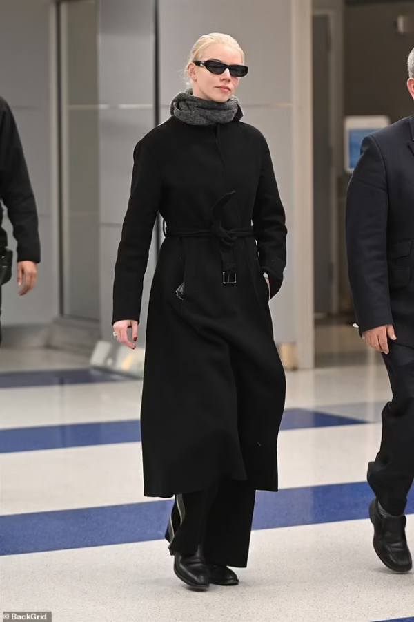 Anya Taylor-Joy’s Jet-Set Style: Bundled Up for a Solo Flight Out of JFK Airport in NYC on Dec 9, 2023 and More