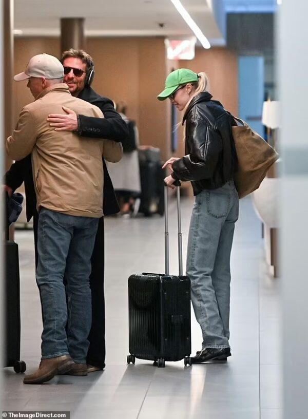 Jet-Set Chic: Bradley Cooper and Gigi Hadid’s Stylish Departure to London! on Jan 24, 2024