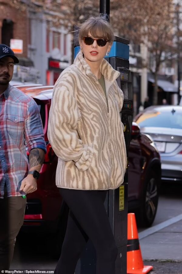 Taylor Swift’s NYC Street Chic: A Cozy Affair on Jan 11, 2024