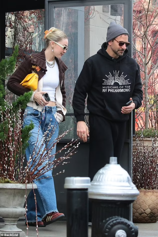 Casual Breakfast Date: Bradley Cooper and Gigi Hadid’s Effortlessly Chic Looks on Feb 26, 2024