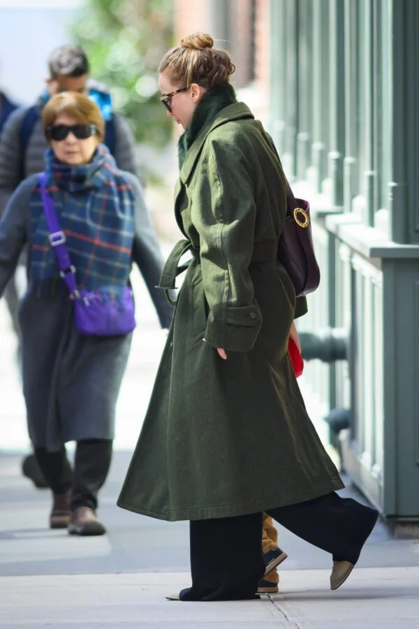 Jennifer Lawrence’s Chic Workout Attire: A New York Winter Look on March 2024